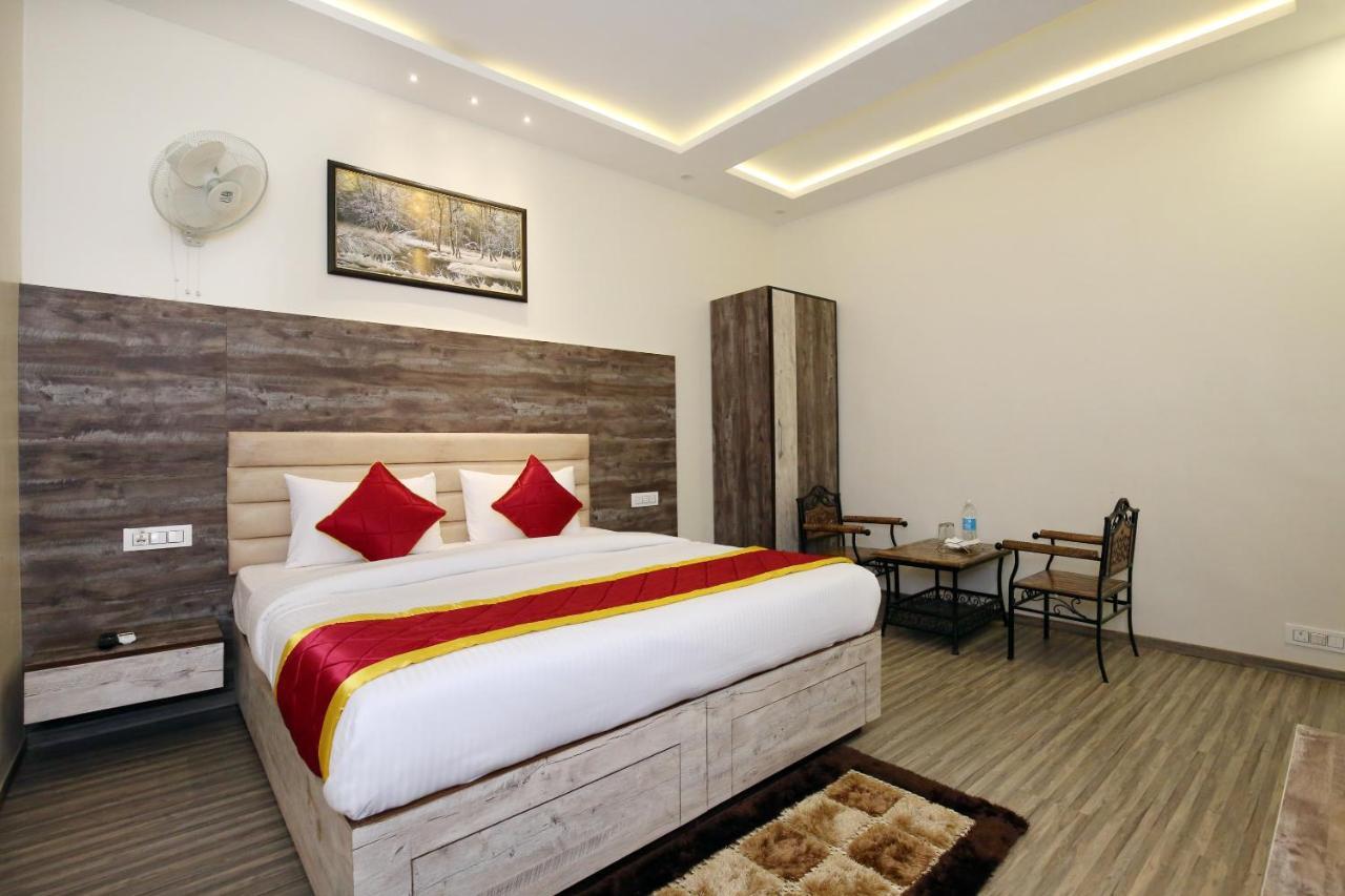 Oyo 9159 Hotel Royal Woodslark Zirakpur Exterior photo