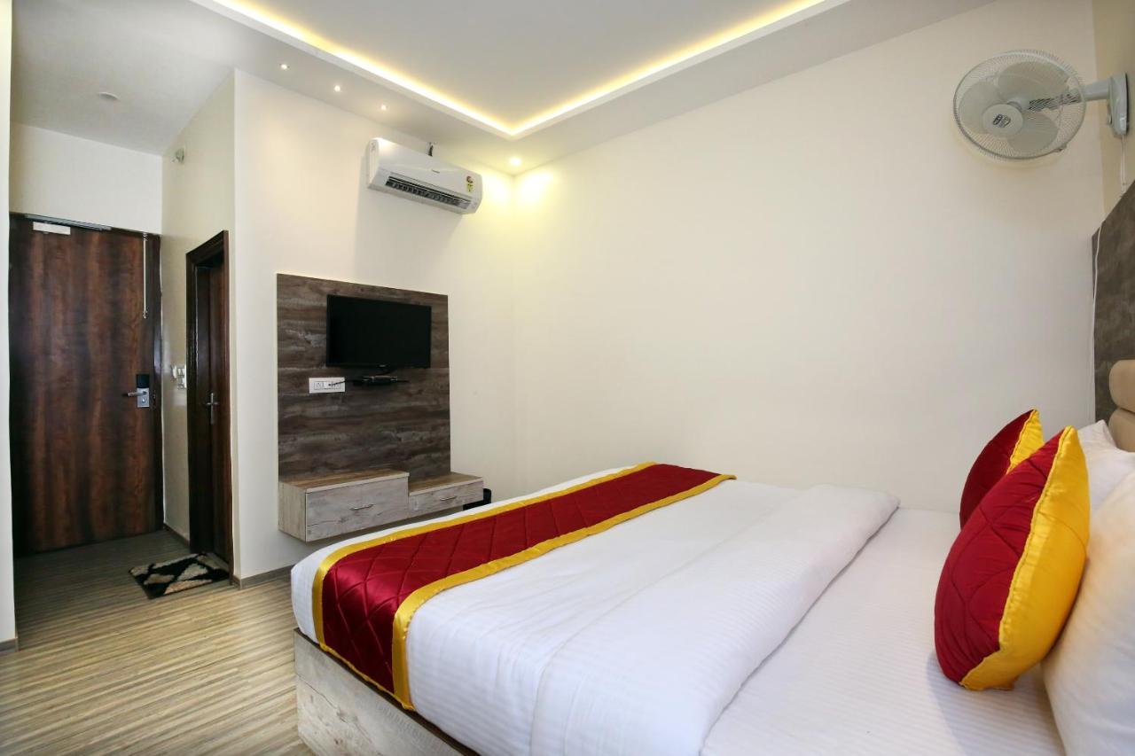 Oyo 9159 Hotel Royal Woodslark Zirakpur Exterior photo